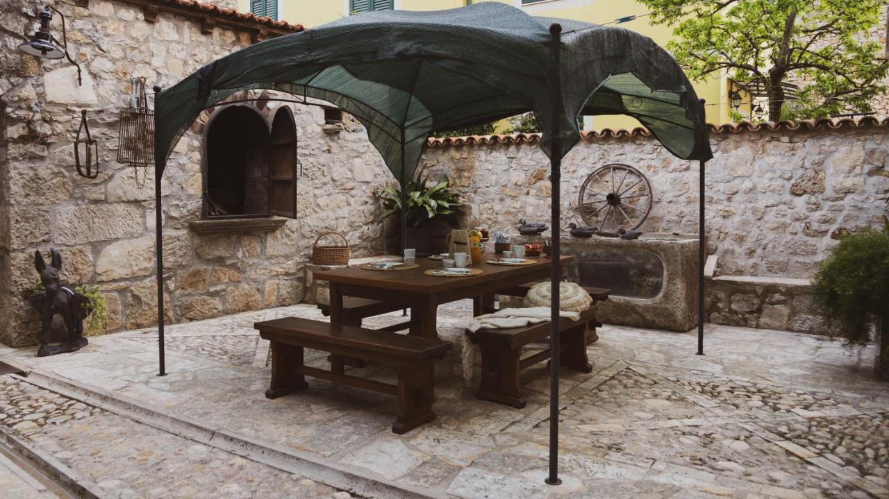 Scardona Rustica, Bed & Breakfast With Jacuzzi, Bbq And Free Parking In Skradin, Krka 아파트 외부 사진